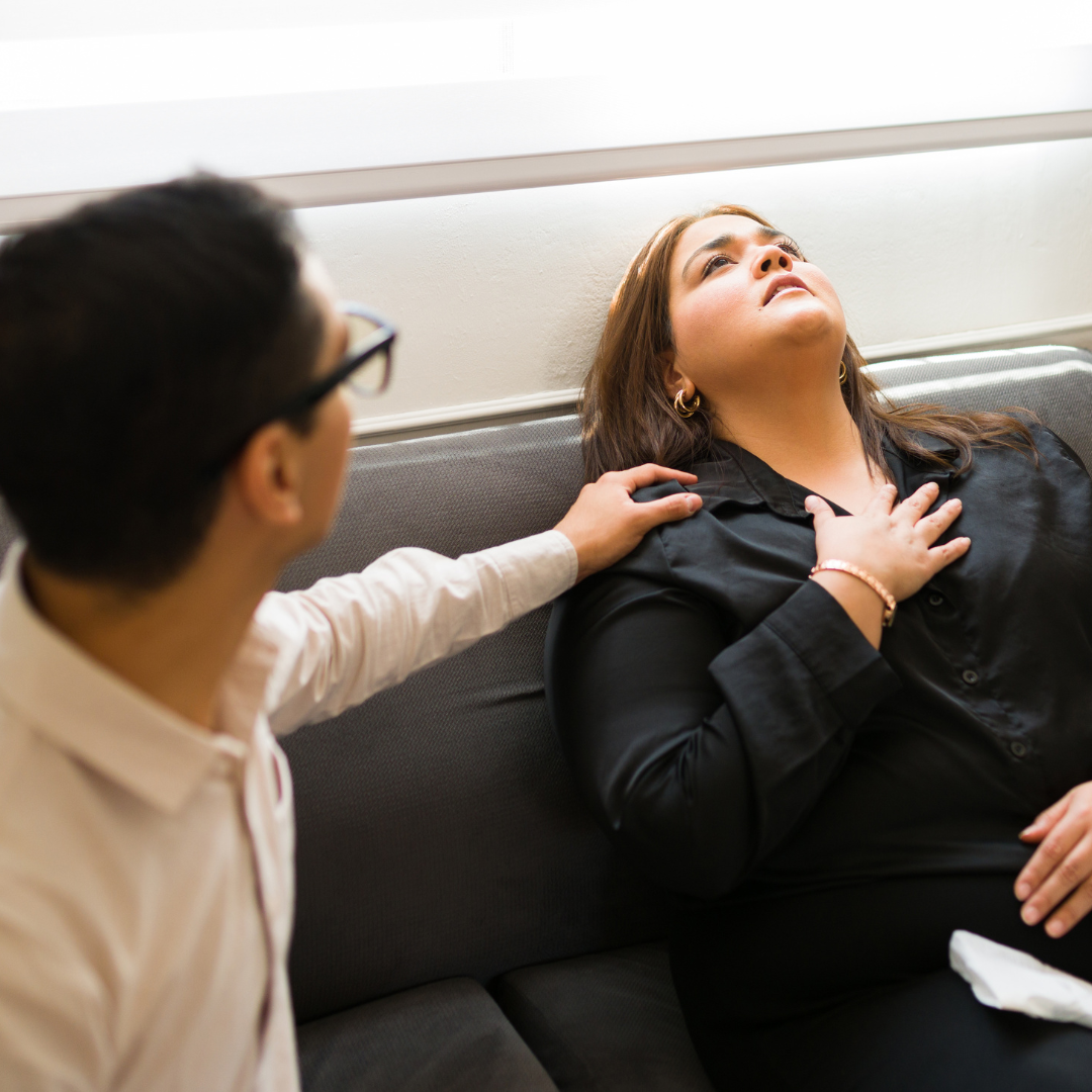 Cum să gestionezi atacurile de panică? Sfaturi de la un psihoterapeut